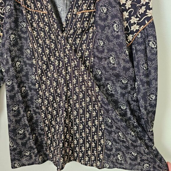 NWOT PAIGE FLORAL BOHO SPLIT V NECK LONGSLEEVES TOP SIZE M - Picture 4 of 15